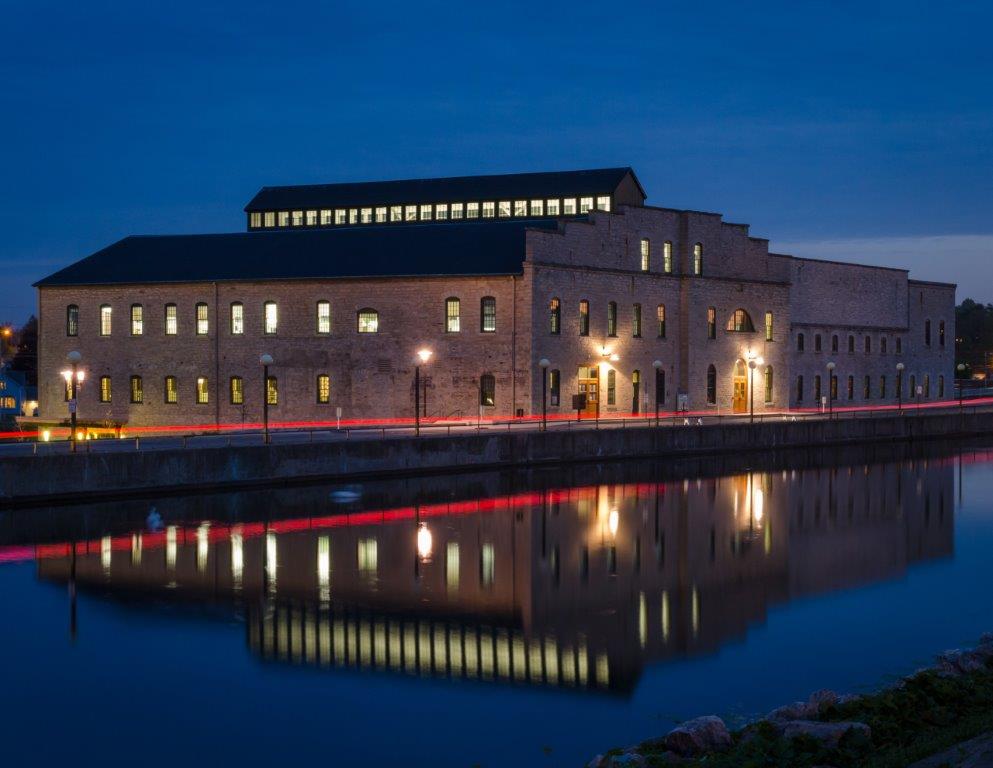 Kaukauna Public Library at night