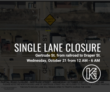 A street map with an overlay announcing a single lane closure. The text reads: 